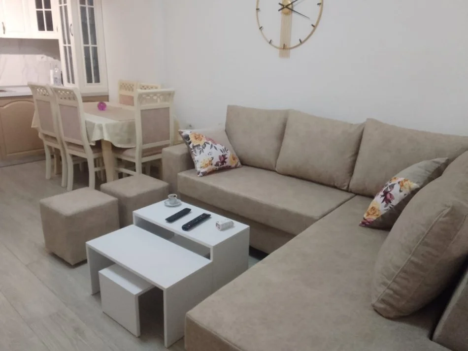Tirane, jepet me qera apartament 2+1 Kati 6, 65 m² 600 € (Rruga e Durresit)