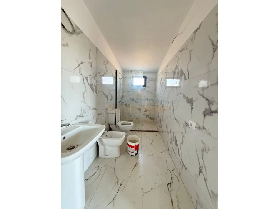 Durres, shitet apartament 2+1 Kati 6, 75 m² 110.000 € (Golem, Durres)