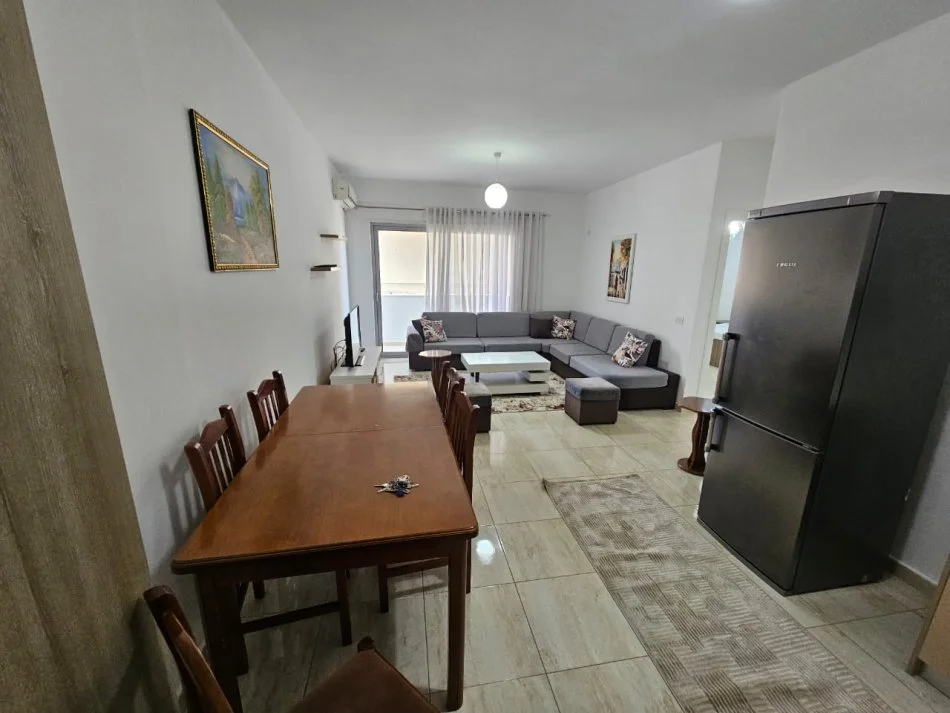 Tirane, jepet me qera apartament 2+1 Kati 2, 90 m² 700 € (Prane Kika 2)