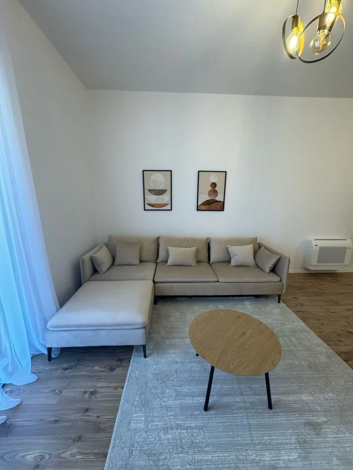 Tirane, jepet me qera apartament 1+1 Kati 5, 78 m² 700 € (Kompleksi Delijorgji)