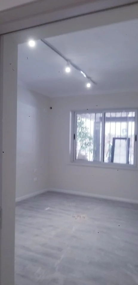 Tirane, jepet me qera ambjent biznesi Kati 0, 80 m² 1.500 € (Blloku)