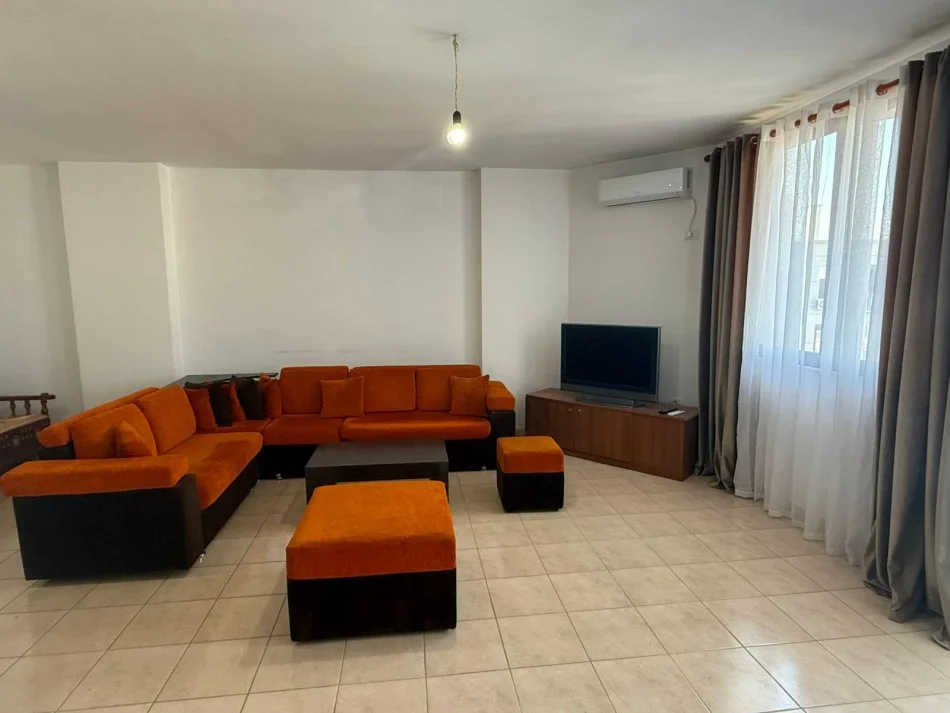Tirane, jepet me qera apartament 1+1 Kati 9, 72 m² 400 € (Yzberisht)