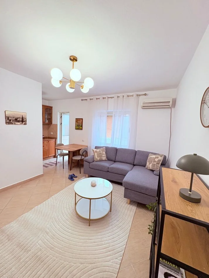 Tirane, jepet me qera apartament 1+1 Kati 5, 60 m² 500 € (Shkolla e Baletit)