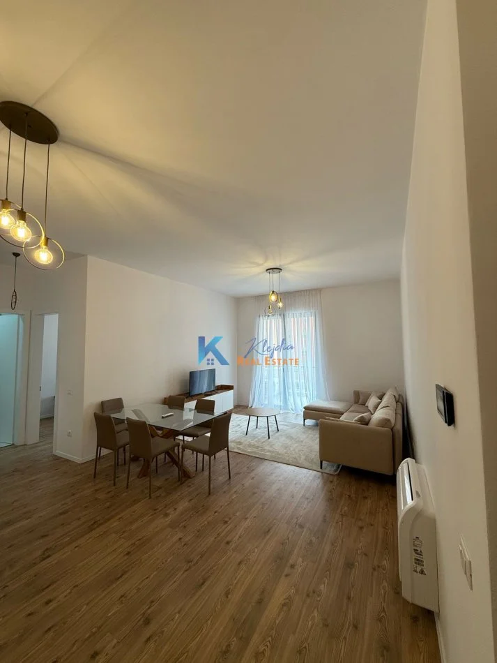 Tirane, jap me qera apartament 1+1+Ballkon Kati 3, 75 m² 800 € (Kompleksi Delijorgji)