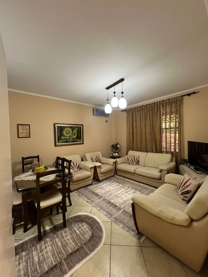 Tirane, jepet me qera apartament 2+1 Kati 1, 95 m² 450 € (Don Bosko)