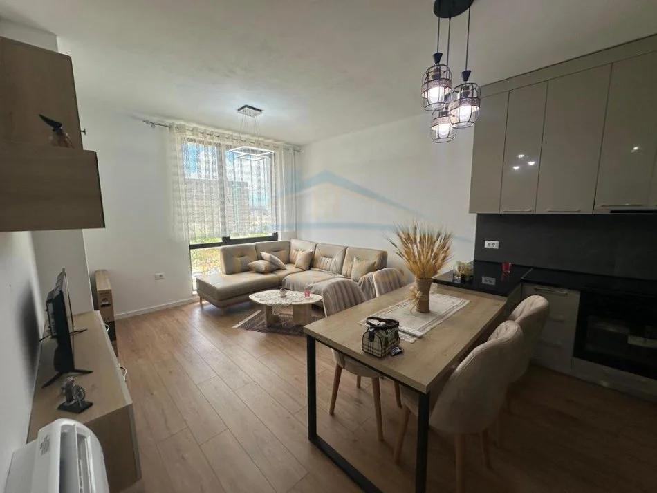 Tirane, jepet me qera apartament 1+1+Aneks+Ballkon Kati 3, 60 m² 530 € (Bulevardi i Ri)