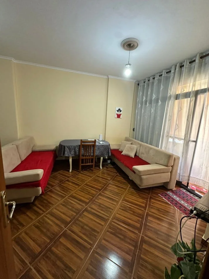 Tirane, jepet me qera apartament 1+1+Ballkon Kati 3, 60 m² 360 € (Astir, pane Kompleksit Fratari)