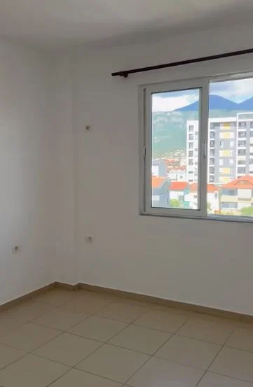 Tirane, jepet me qera apartament 1+1 Kati 5, 75 m² 350 € (5 Maji)