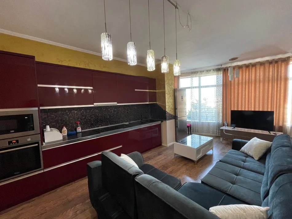 Tirane, jepet me qera apartament 2+1 Kati 2, 100 m² 420 € 