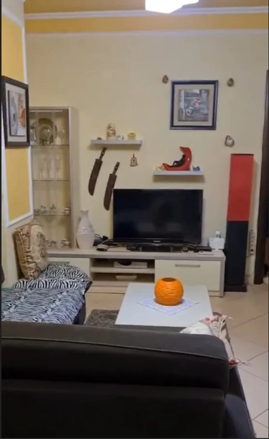 Tirane, jepet me qera apartament 1+1 Kati 3, 65 m² 500 € (Sheshi Selvia)