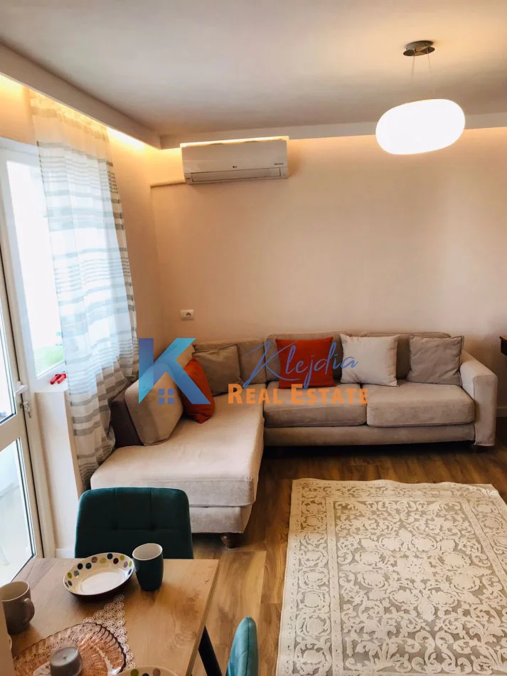 Tirane, jap me qera apartament 1+1+Ballkon Kati 5, 65 m² 650 € (Rruga Mine Peza)