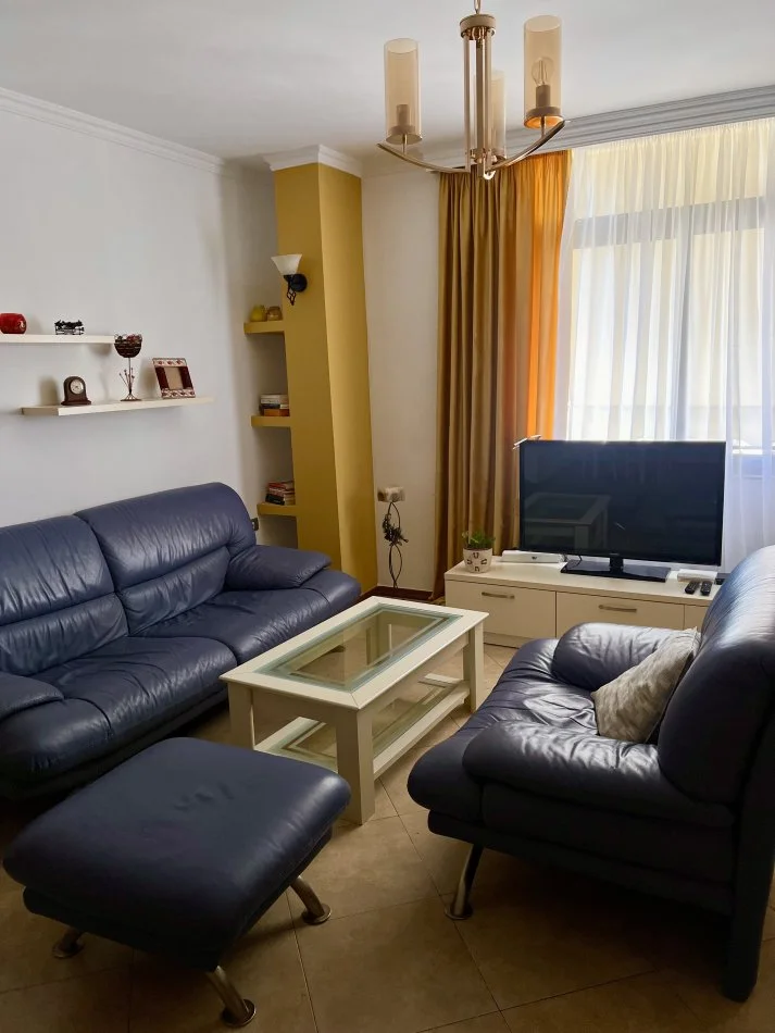Tirane, jepet me qera apartament 2+1 Kati 8, 80 m² 750 € (Qender, rruga Sulejman Pasha, prane Piaces)