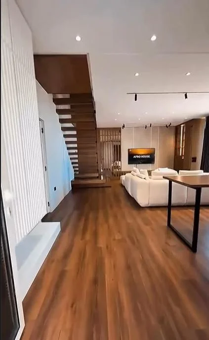 Vlore, shitet Vile 2 Katshe Kati 2, 350 m² 1.200.000 € (Palase)