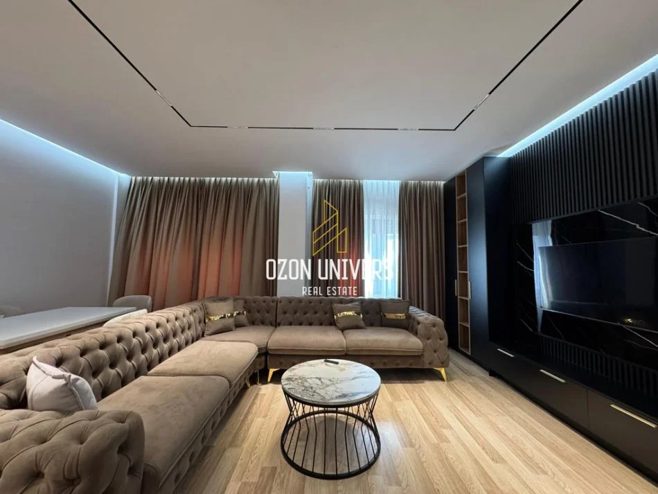 Tirane, jepet me qera apartament 2+1+Ballkon Kati 4, 140 m² 1.200 € (Ring Center, Zogu i Zi)