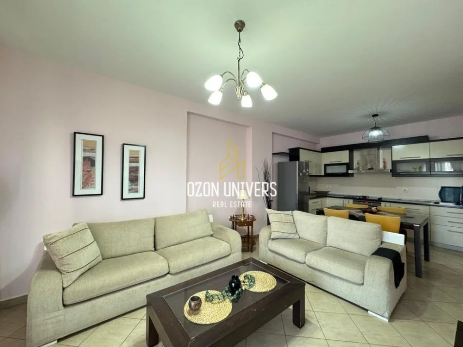 Tirane, jepet me qera apartament 2+1+Ballkon Kati 4, 104 m² 550 € (Astir)