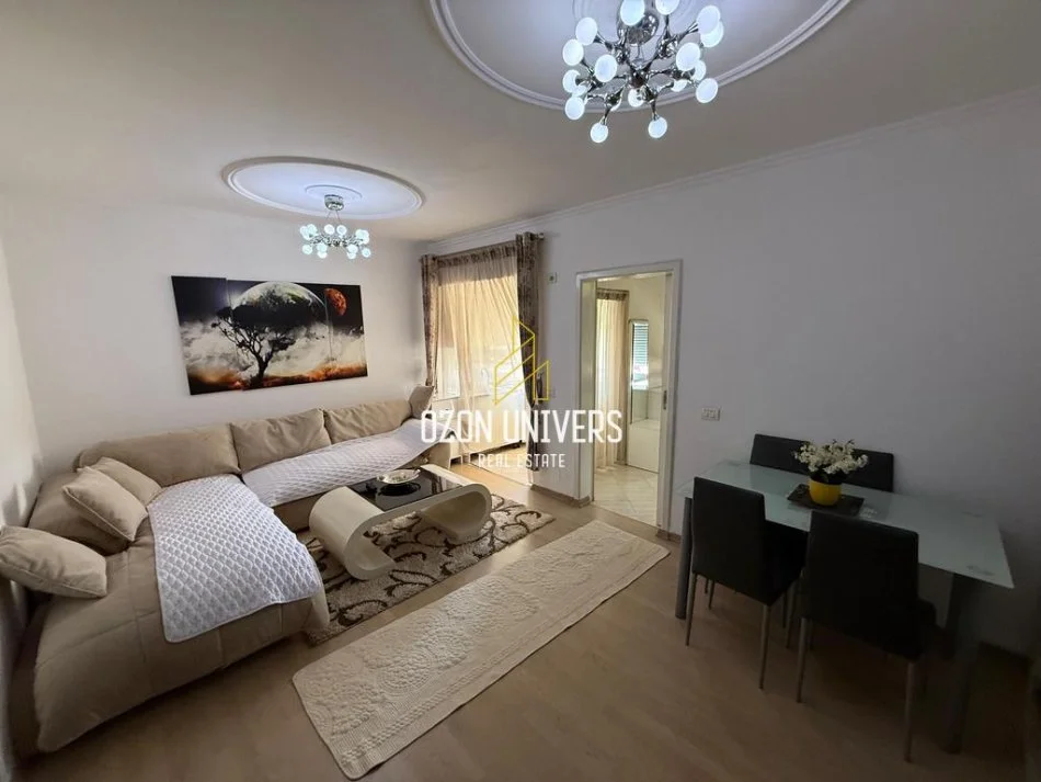 Tirane, jepet me qera apartament 1+1 Kati 5-të,  500 €