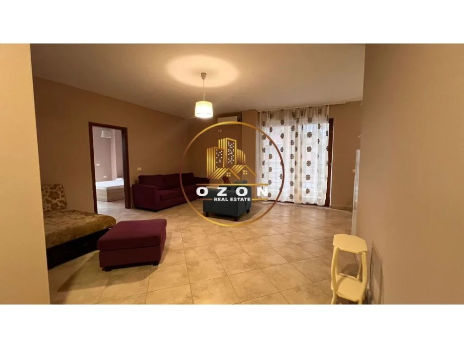 Tirane, jepet me qera apartament 3+1 Kati 6, 121 m² 800 € (Stacioni i Trenit)