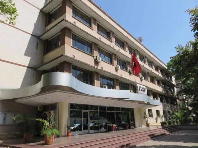 Tirane, shitet apartament 2+1+Ballkon Kati 4, 135 m² 420.000 € (Prane RTSH)