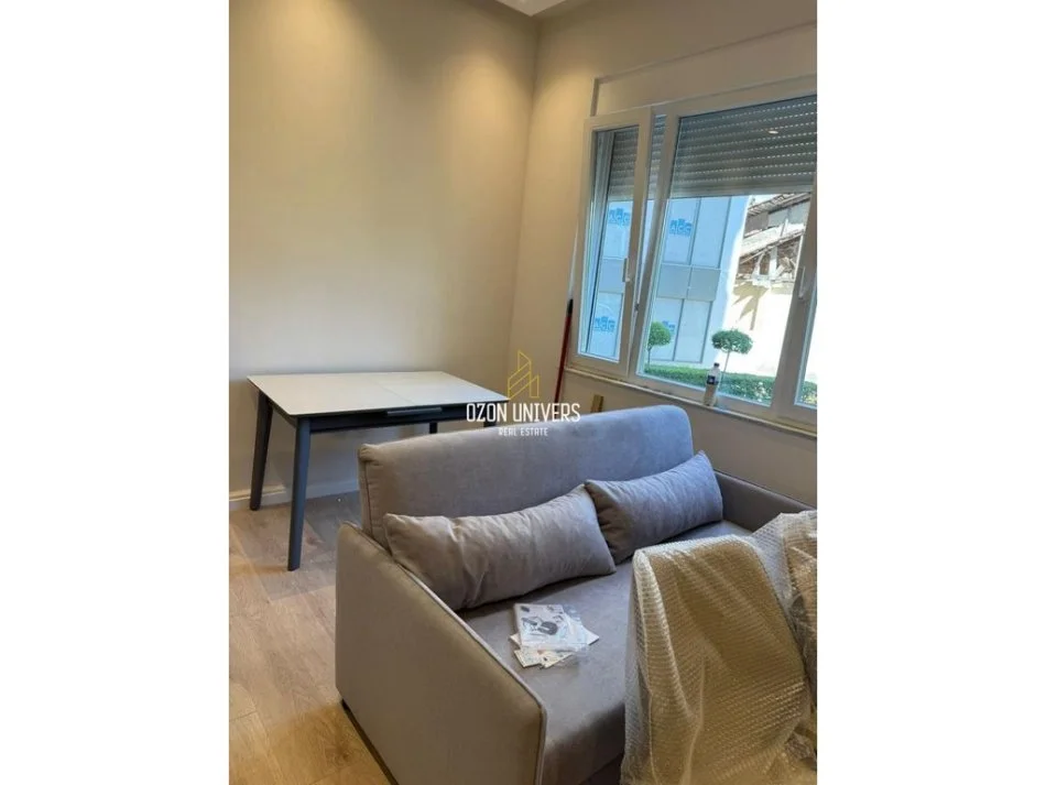 Tirane, jepet me qera apartament 1+1 Kati 1, 55 m² 700 €