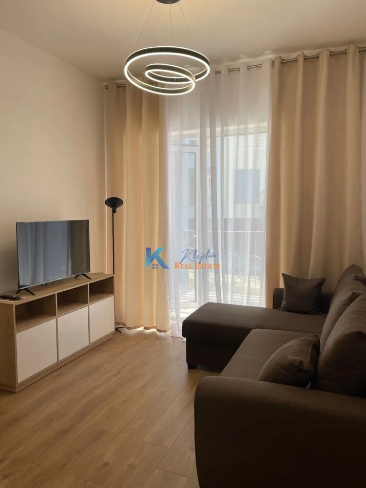 Tirane, jap me qera apartament 1+1+Ballkon Kati 2, 49 m² 450 € (Rezidenca OxA, ne zonen e Freskut)