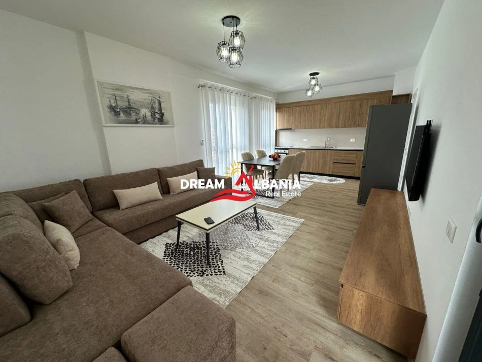 Tirane, jepet me qera apartament 2+1 , 104 m² 650 € (Ne Kompleksin Arlis, Rruga e Dibres)