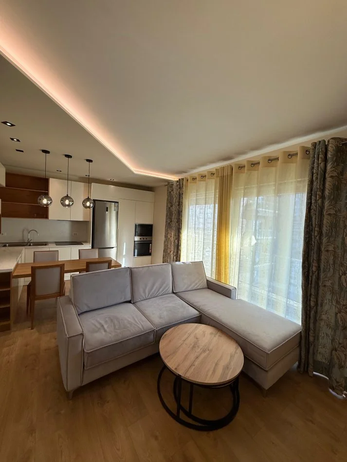 Tirane, jepet me qera apartament 1+1+Ballkon , 70 m² 750 € 