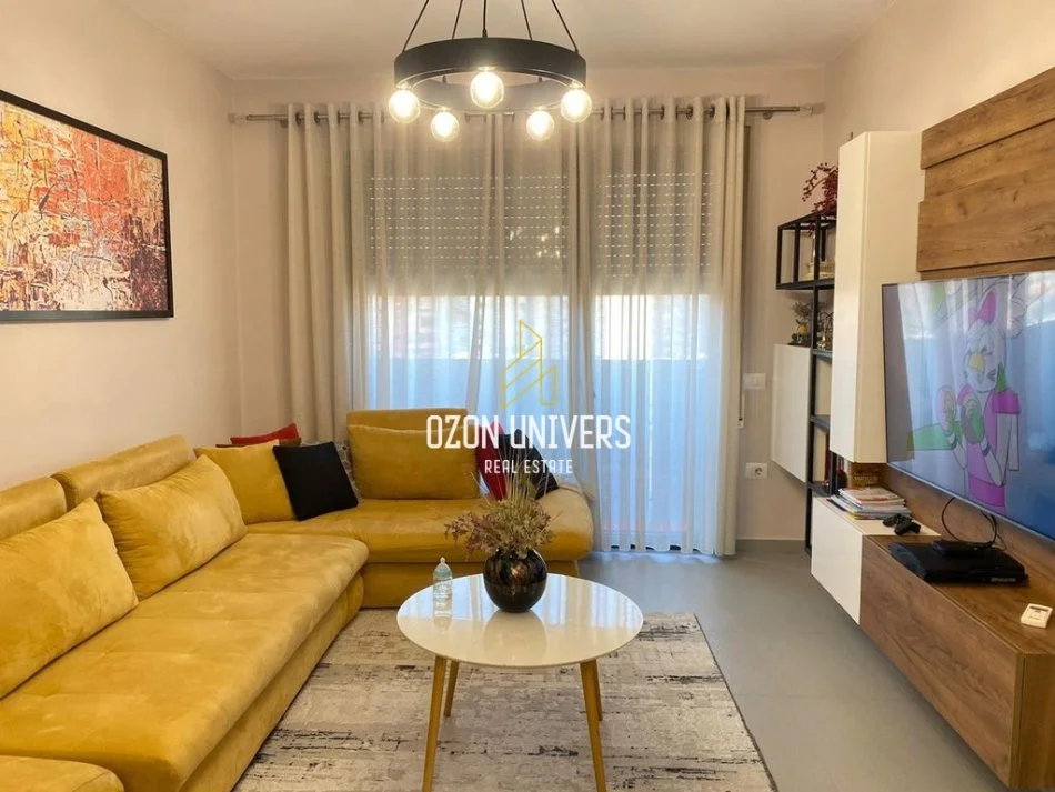 Tirane, jepet me qera apartament 1+1 Kati 7, 70 m² 800€/muaj (Stadiumi Dinamo)