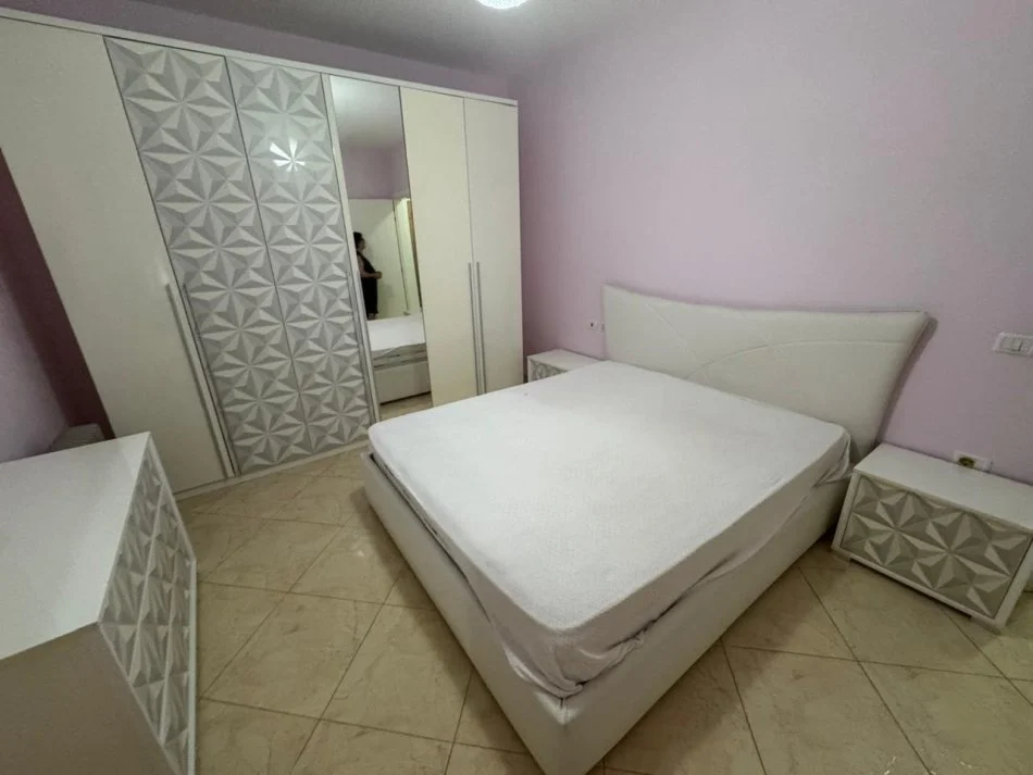 Apartament 2+1 me qera ne Fresk (400 euro i disk)