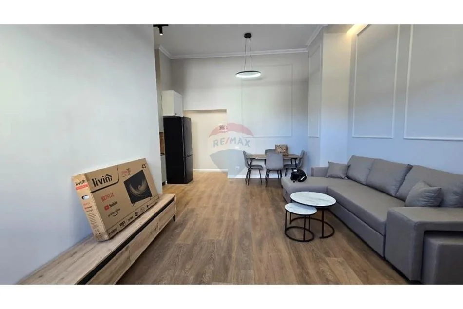 Tirane, jepet me qera apartament 1+1 Kati 0, 60 m² 650 € (Liqeni i thate)