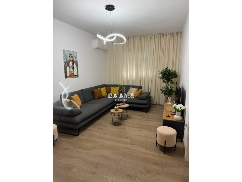 Tirane, jepet me qera apartament 2+1 Kati 2, 90 m² 950 € (Rruga e Durrësit, tek Kafe Flora Tirana, Albania)