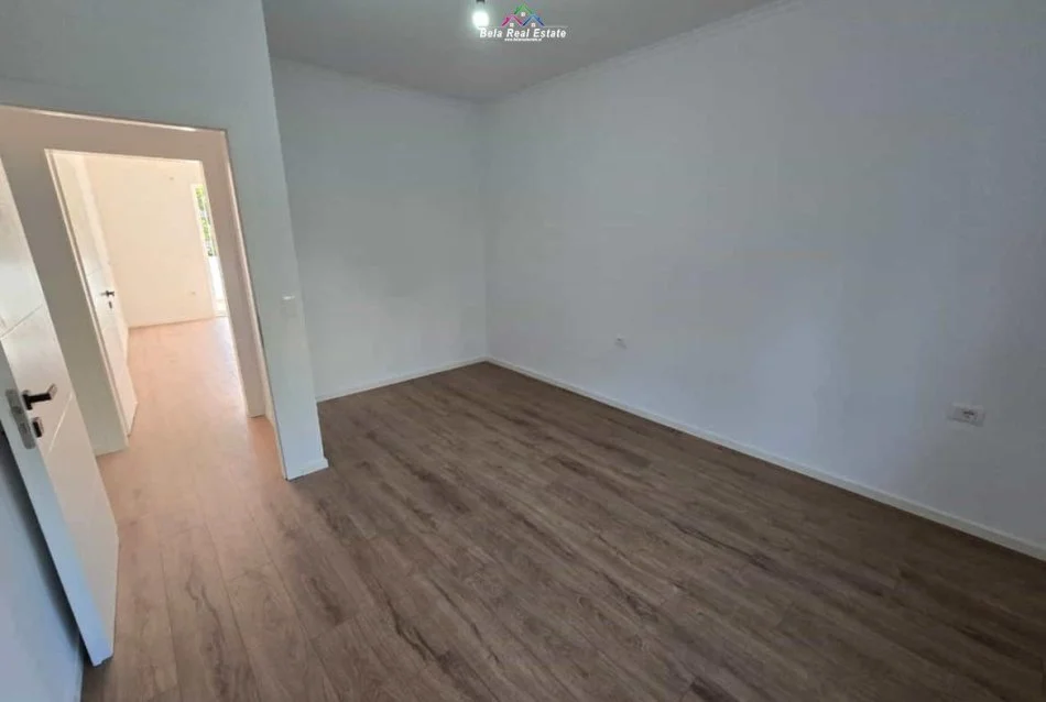 Tirane, shitet apartament 1+1+Ballkon Kati 2, 55 m² 125.000 € (prane Bar Artist)