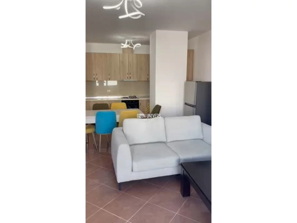 Tirane, shitet apartament 2+1+Ballkon Kati 6, 112 m² 187.000 € (Varri Bamit, Kompleksi Colombo Tirana, Albania)