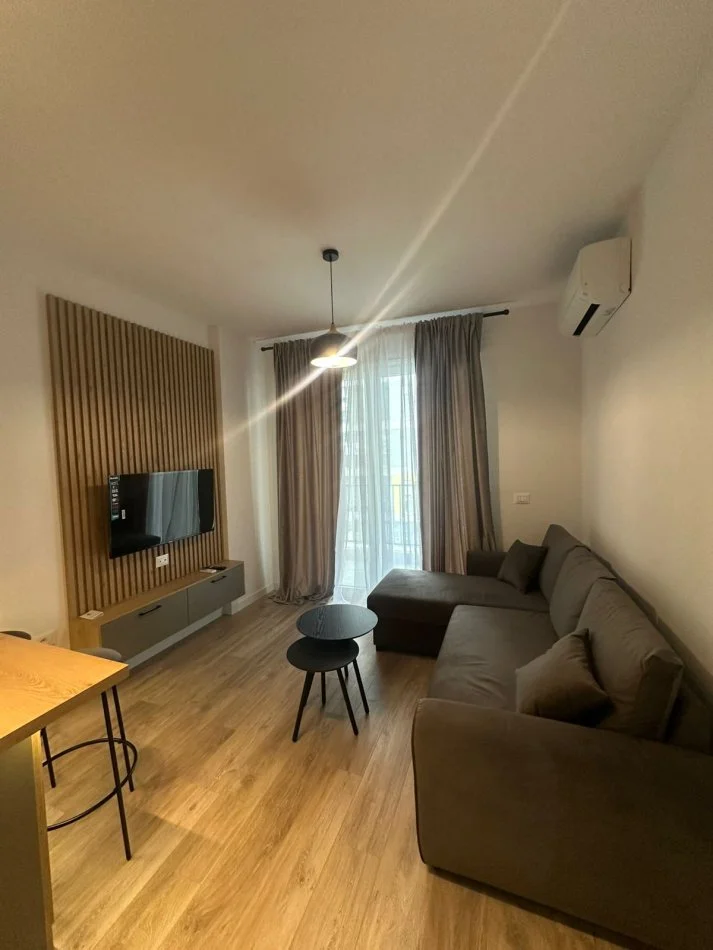 Tirane, jepet me qera apartament 1+1+Ballkon Kati 2, 60 m² 400 € (Univers City)