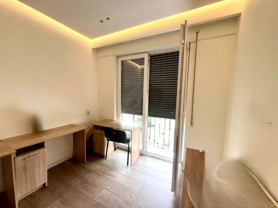 Tirane, shitet apartament 3+1+Ballkon Kati 4, 110 m² 300.000 € (21Dhjetori)