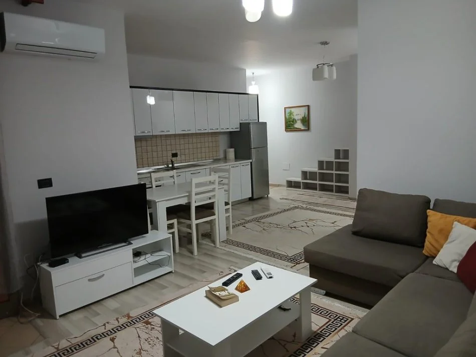 Tirane, jepet me qera apartament 2+1+Ballkon Kati 8, 105 m² 700 € (Rruga Bardhok Biba Tiranë)