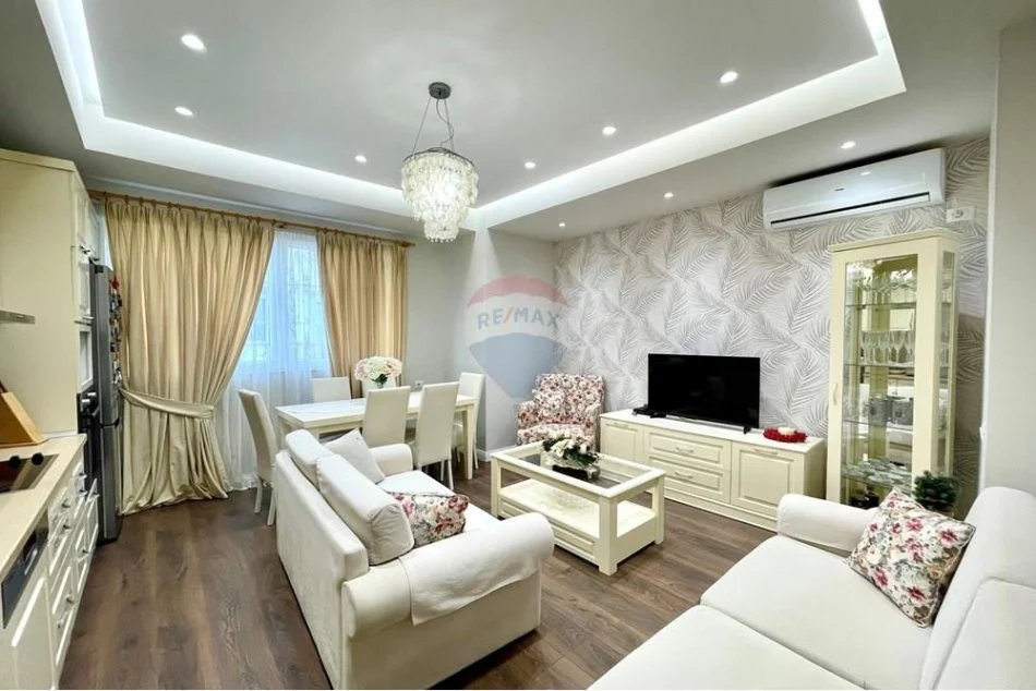 Tirane, jepet me qera apartament 2+1+Ballkon Kati 1, 120 m² 1.000 € (Rruga e Durresit)