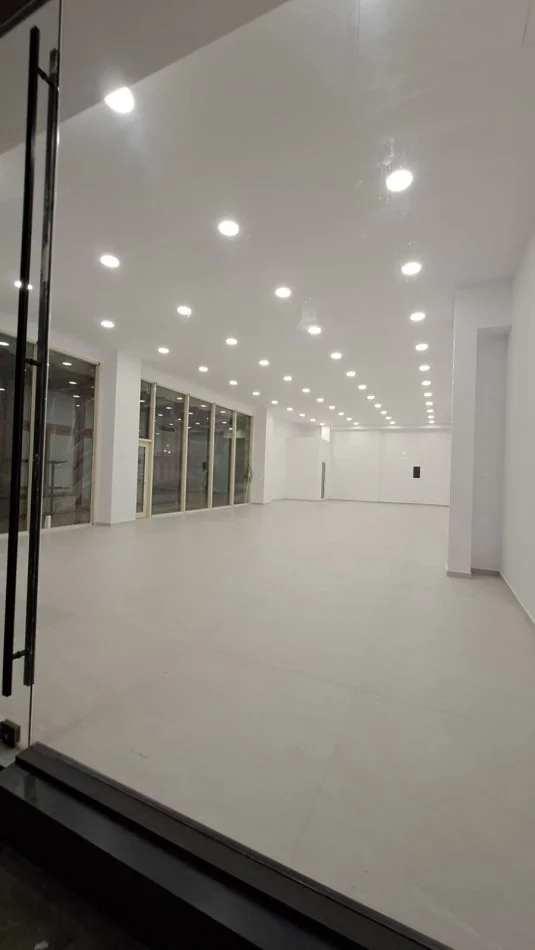 Tirane, jepet me qera ambjent biznesi Kati 0, 160 m² 4.200 € (Delijorgji)