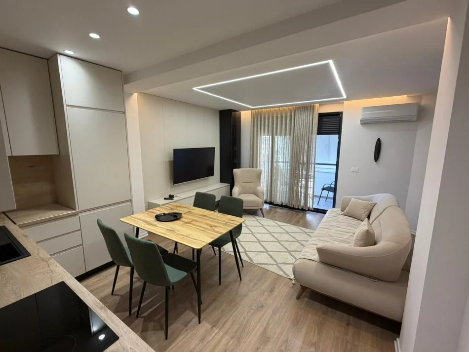 Tirane, jepet me qera apartament 2+1 , 90 m² 800 € 