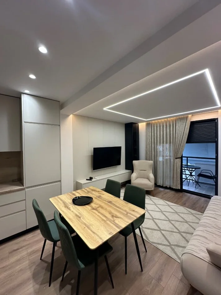 Tirane, jepet me qera apartament 2+1+Ballkon Kati 4, 90 m² 800 € (Bulevardi Zogu i I)