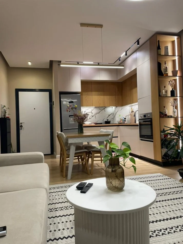 Tirane, jepet me qera apartament 1+1+Ballkon Kati 2, 65 m² 600 € (Golden Park)