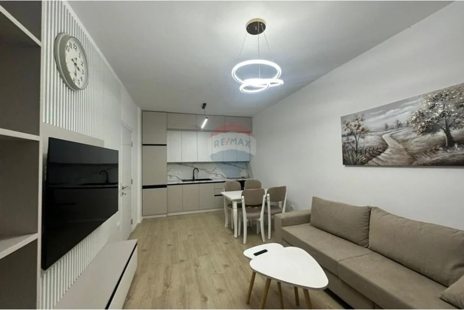 Tirane, jepet me qera apartament 2+1+Ballkon Kati 3, 100 m² 1.000 € (Kika 2)