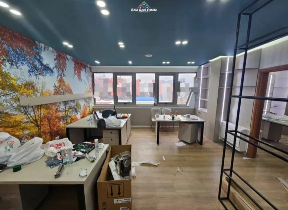 Tirane, jepet me qera zyre Kati 4, 75 m² 1.300 € (prane Condor Center)
