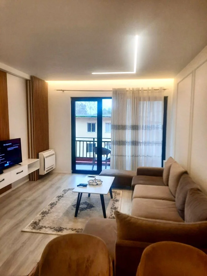 Tirane, jepet me qera apartament 2+1+Ballkon Kati 3, 123 m² 750 € (Farmacia 10)