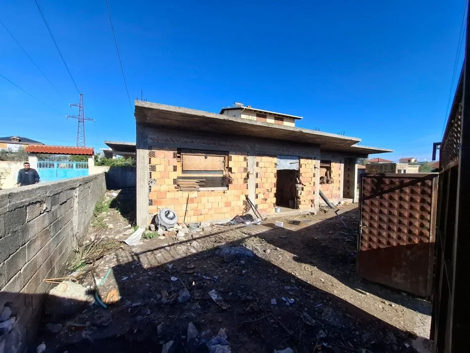 Vlore, shitet shtepi 2+1 Kati 0, 285 m² 85.000 € (Rruga Osman Haxhiu, Cole, Vlorë)