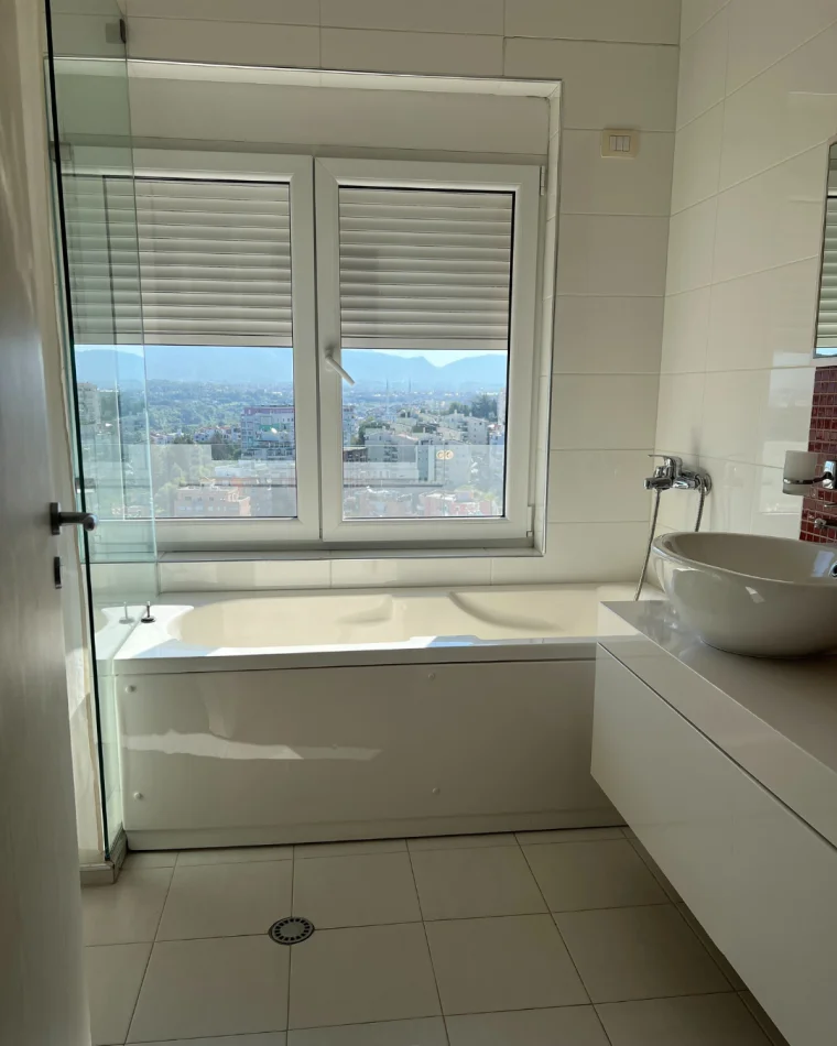 Tirane, shitet 3 Katshe Kati 0, 461 m² (Kodra e Diellit 1, Top Hill)