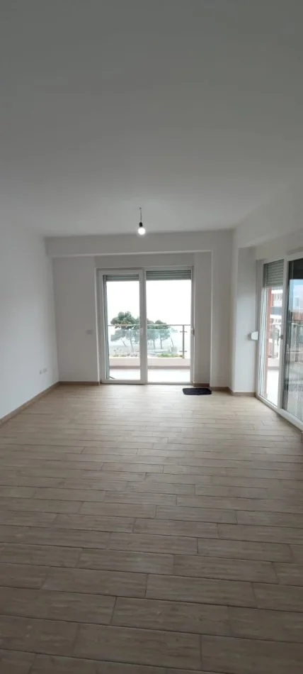 Tirane, shitet apartament 1+1 , 71 m² 113.000 €
