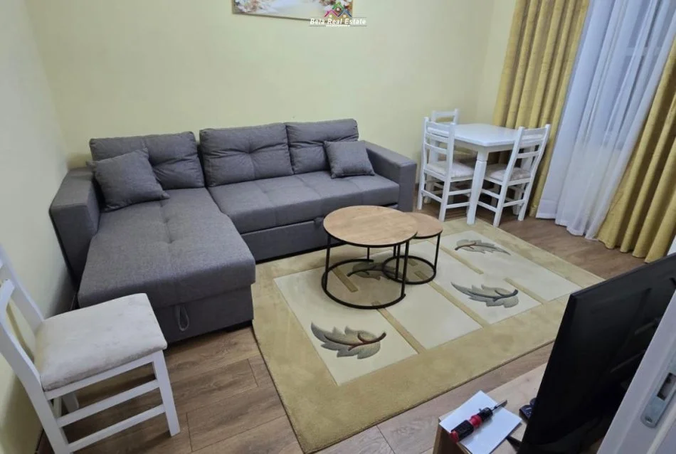 Tirane, jepet me qera apartament 1+1 Kati 2, 63 m² 600 € (Rruga Ymer Kurti)