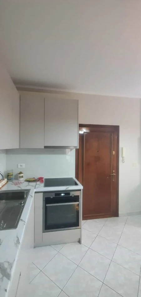 Tirane, jepet me qera Vile 2+1 Kati 3, 100 m² 520 € (Rruga Ali demi)