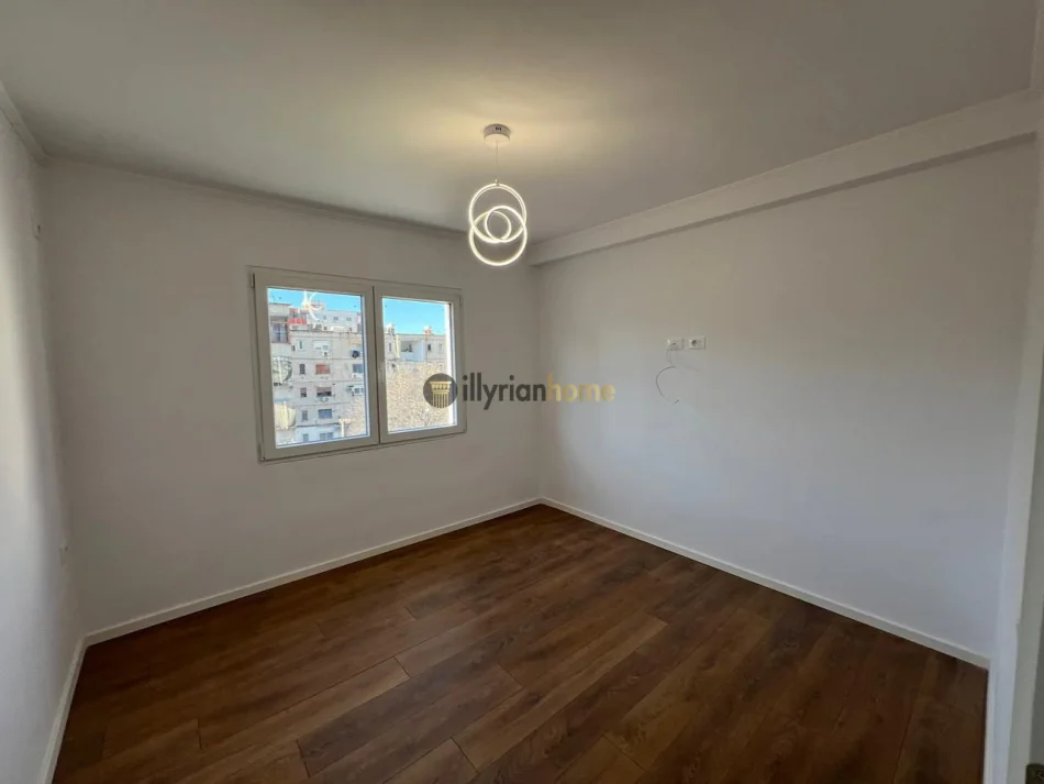 Tirane, shitet apartament 1+1+ballkon, Kati 4, 52 m² 111.700 € (Ali Demi)