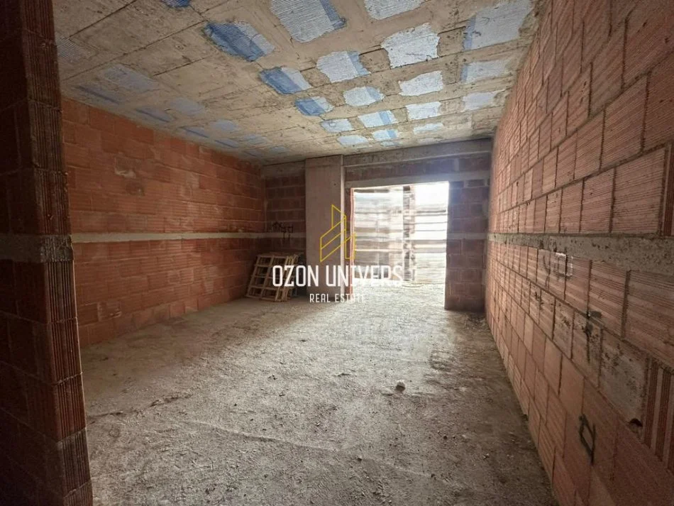 Tirane, shitet apartament 1+1+Ballkon Kati 3, 83 m² 115.920 € (Fusha e aviacionit)